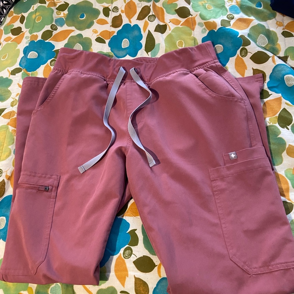 Figs Mauve Track Pants with Elastic Waistband and Full Length straight leg